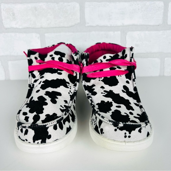 Very G Girl’s Gypsy Jazz White & Black Slinky Sneakers Cow Print Sizes‎ 3 & 4 - Picture 2 of 10
